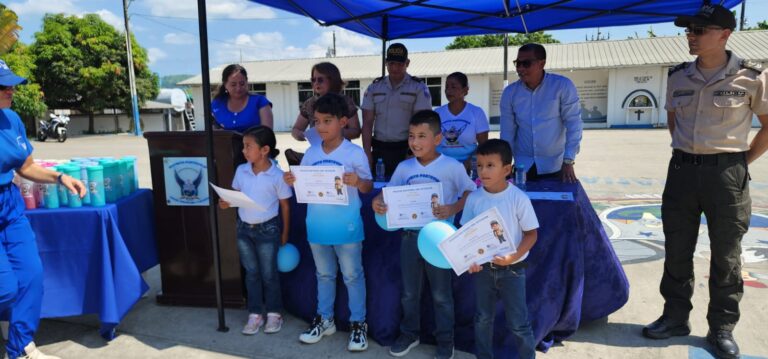 Policía Nacional clausura con éxito el curso vacacional «Poli Scout» en Manabí