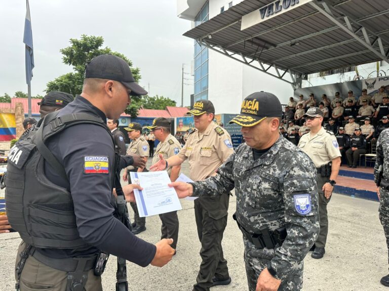 Policía Nacional reconoce la labor de 21 servidores policiales por procedimientos relevantes en Guayaquil