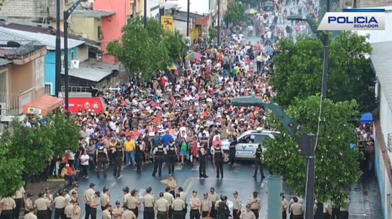 Operativos de seguridad por feriado en la Zona 8