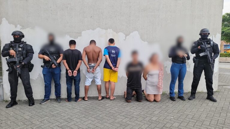 Liberamos a víctima de secuestro extorsivo y aprehendimos a cinco implicados en Guayaquil