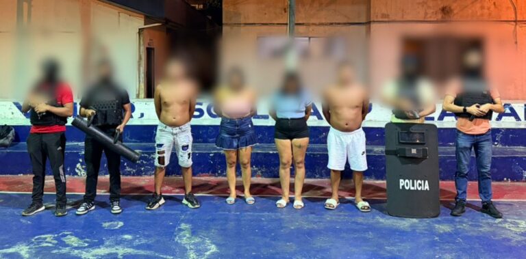 Policía Nacional aprehende a cinco sujetos por presunta extorsión vinculados al grupo delictivo organizado “Los Lobos” en Napo