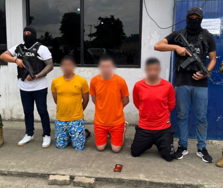 En Manabí Policía desarticula presunta red de extorsión que operaba desde un centro penitenciario