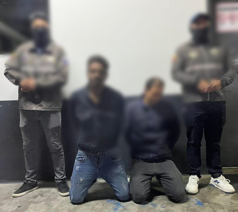 Aprehendidos alias “La Yegua”, ex integrante de Las Farc y alias “Monito“ de Los Lobos, en Tungurahua