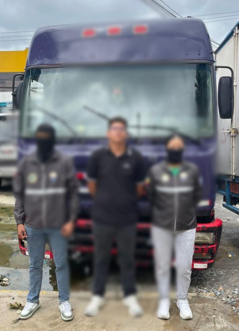 Aprehendimos a un integrante de la estructura criminal “R”, por el delito de transporte ilegal de hidrocarburos en Santo Domingo de los Tsáchilas