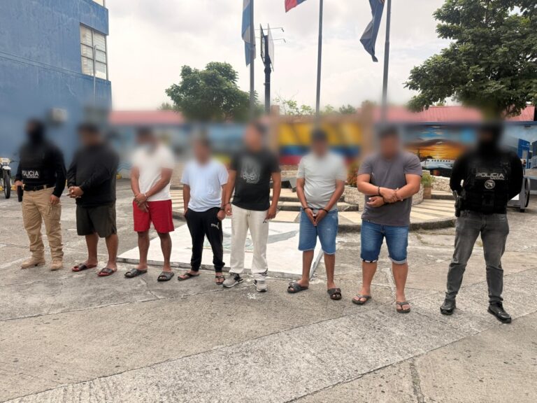 Policía Nacional desmantela organización criminal que utilizaba falsas prendas oficiales para asaltos y extorsión en varias provincias
