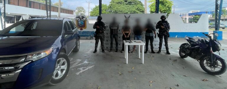Dos aprehendidos por tenencia ilegal de armas, municiones y explosivos en Esmeraldas