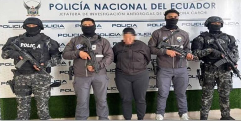 Aprehendida por el delito de sustancias sujetas a fiscalización en Carchi