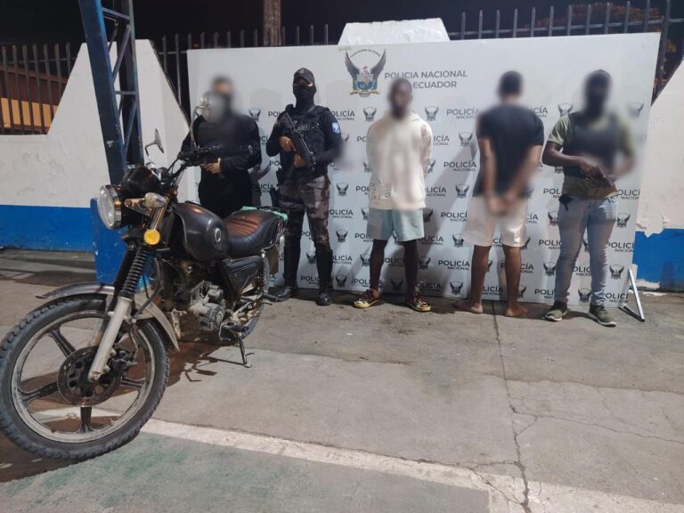 Aprehendidos dos presuntos integrantes del GAO “Los Lobos” vinculados a muertes violentas en Esmeraldas