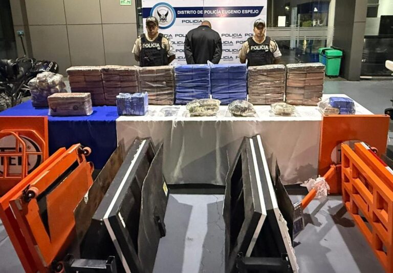 Policía intercepta cargamento de droga oculto en maquinaria industrial en la vía E-35