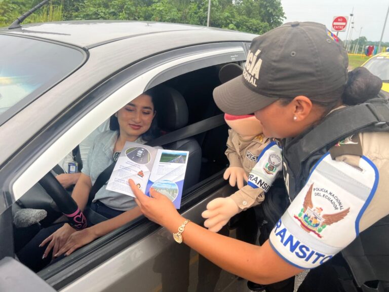 Amplio despliegue operativo por feriado “Día del Trabajo” en Esmeraldas, Carchi, Sucumbíos e Imbabura