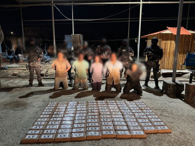 Golpe al narcotráfico: cinco aprehendidos tras desarticular centro de acopio en Manabí