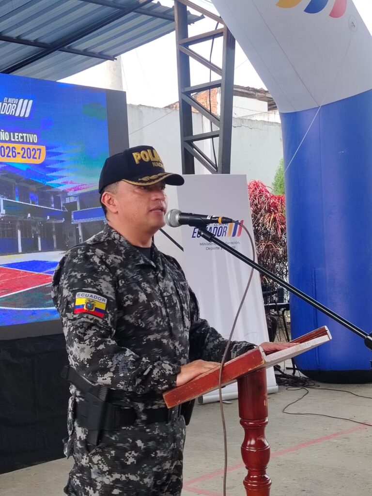 La Policía en Manabí fortalece la seguridad con un despliegue operativo por el inicio de la jornada educativa 2026-2027