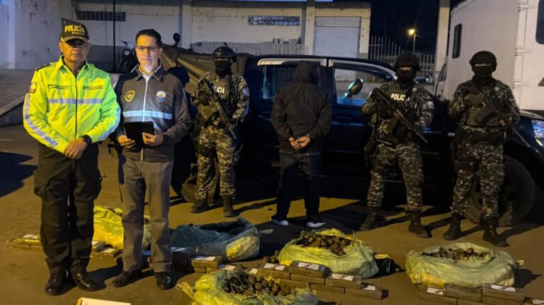 APREHENDIDO CON 40 KILOS DE COCAÍNA EN CARCHI