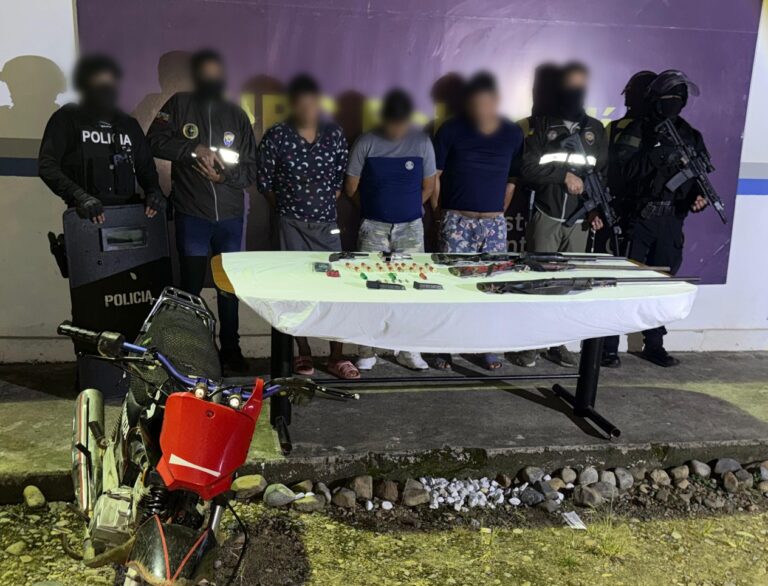 Policía Nacional desarticula centro de acopio de armamento vinculado a grupo delictivo en Bolívar