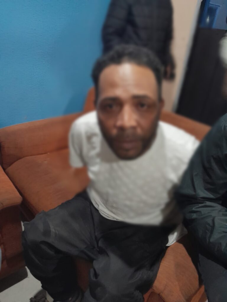 Policía Nacional captura a cabecilla de «Los Lobos – Invisibles» en el norte de Quito