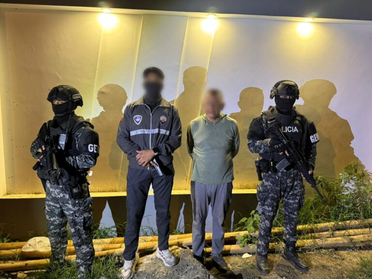 Decomisamos más de una tonelada de droga en una operación conjunta ejecutada en Manabí