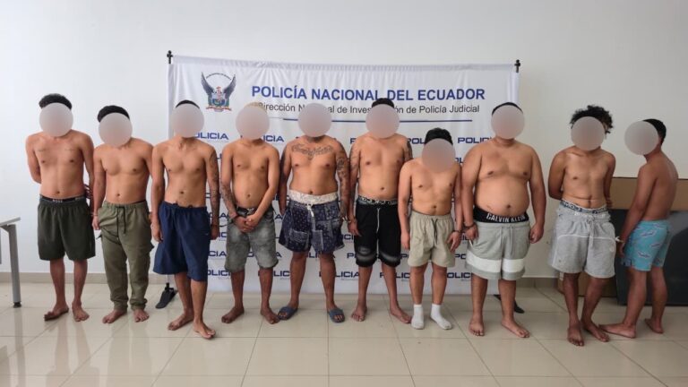 9 ciudadanos aprehendidos y un menor aislado por presunta tenencia de sustancias sujetas a fiscalización y arma de fuego en Samborondón