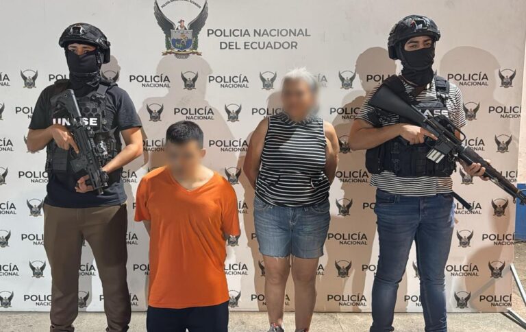 Aprehendidos en flagrancia por presunta extorsión en Esmeraldas y Santo Domingo