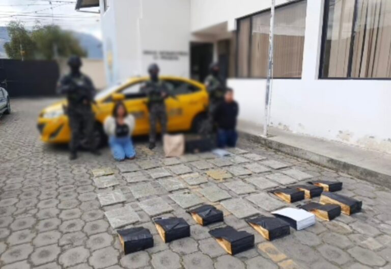 Evitamos el traslado de más de 22 kilos de droga y aprehendimos a dos implicados en Imbabura