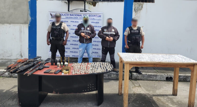 Golpe contundente al delito en La Troncal: Policía Nacional incautó armas de fuego, cartuchos y droga