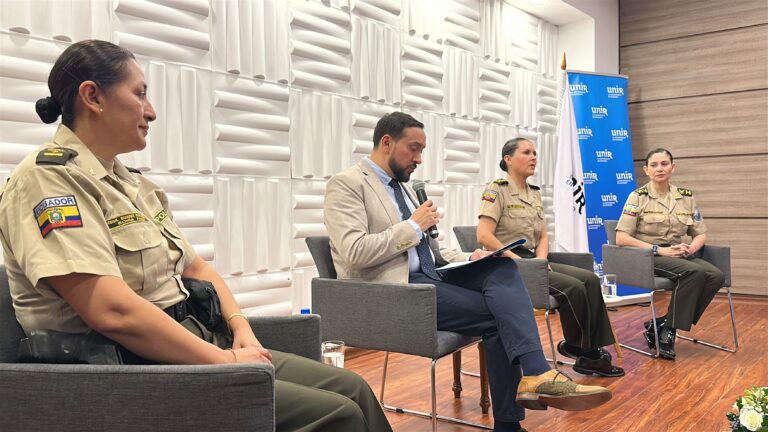 POLICÍA NACIONAL DEL ECUADOR Y UNIR FORTALECEN EL LIDERAZGO FEMENINO EN EL ÁMBITO DE LA SEGURIDAD