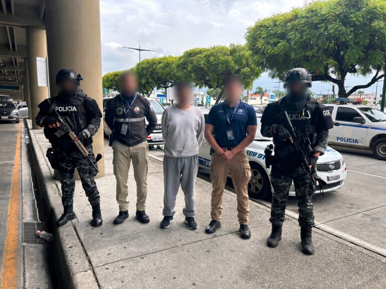 Detuvimos a un sujeto con notificación roja de INTERPOL por presunto tráfico internacional de sustancias ilícitas