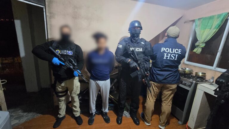 Capturamos a sujeto investigado por la comercialización de material de abuso sexual infantil y rescatamos a una víctima menor de edad en Pichincha