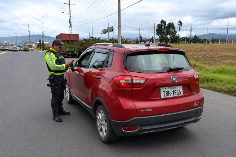 Policía Nacional ejecuta 32 operativos antidelincuenciales y fortalece la seguridad en Guano-Penipe