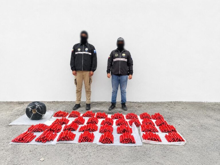 Decomisamos 800 cápsulas de explosivos que presuntamente serían utilizadas en actividades ilícitas en Zaruma