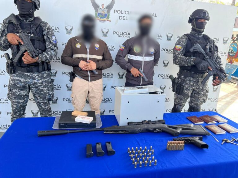 Operativo policial en Esmeraldas permitió el decomiso de armas de fuego y municiones presuntamente vinculadas a actividades delictivas