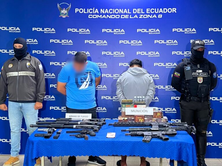 Incautamos nueve armas de fuego y aislamos a un adolescente en allanamientos simultáneos en Guayaquil