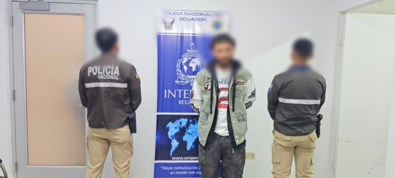 Tras extradición desde Colombia, Interpol Ecuador detiene a ciudadano requerido por robo con muerte en Quito