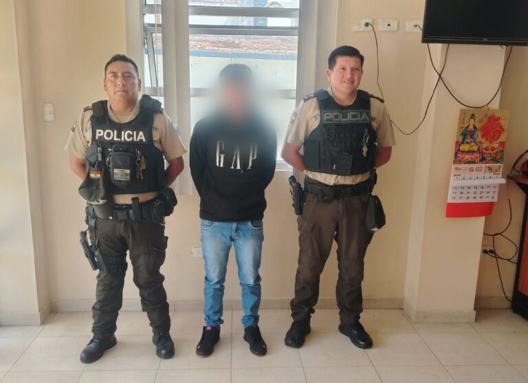 Policía Nacional ejecuta orden judicial de apremio personal en el cantón Chunchi