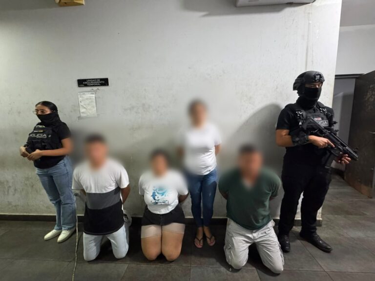 Policía Nacional aprehendió a cuatro ciudadanos por presunta extorsión tras denuncia de una víctima en Bolívar
