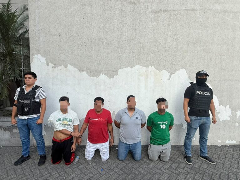 Aprehendimos cuatro presuntos implicados en el delito de extorsión en Guayaquil