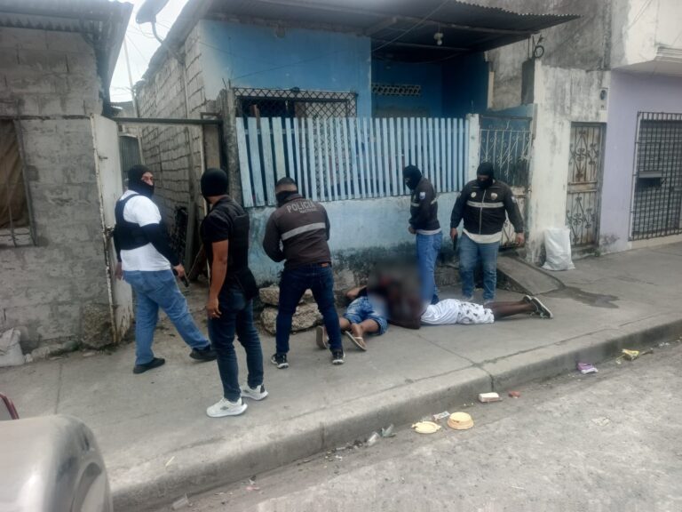 02 aprehendidos por robo a camión y la recuperación de mercadería sustraída en Guayaquil