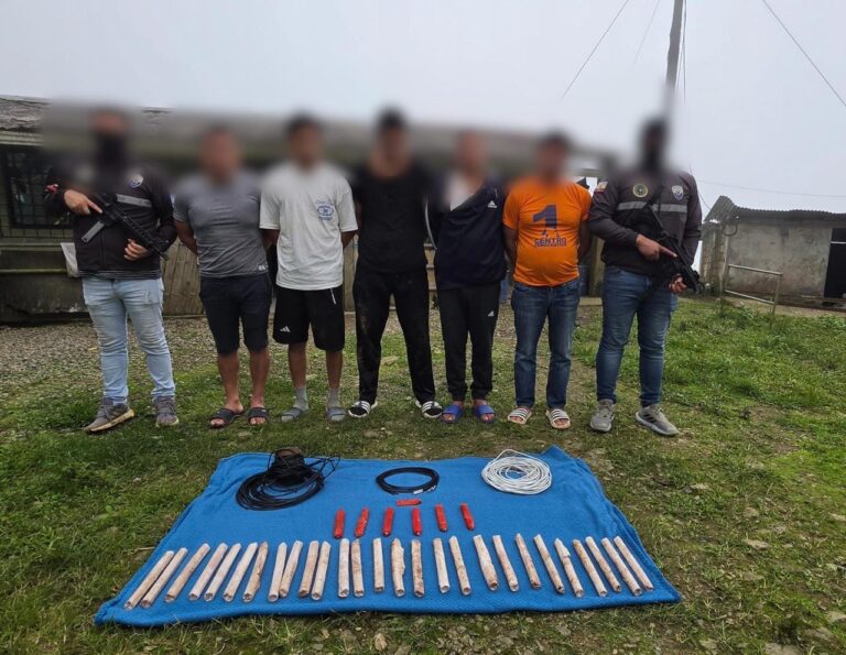 Policía Nacional afecta a grupo delictivo con la aprehensión de cinco presuntos implicados por tenencia de explosivos en El Oro