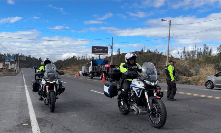 Nuevas motocicletas fortalecen la seguridad vial en Chimborazo