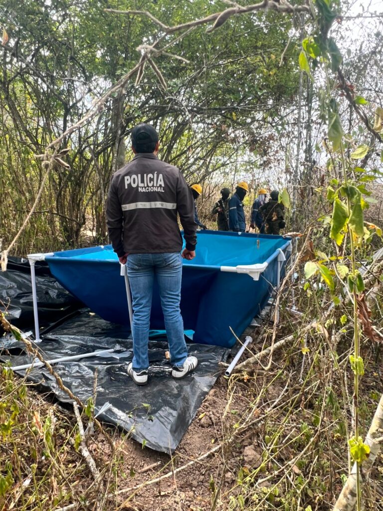 Localizamos aproximadamente 1.000 galones de hidrocarburo almacenados ilegalmente en Manabí