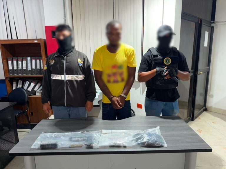 Aprehendido alias “Mártires”, presunto integrante de “La Siate”, en Esmeraldas