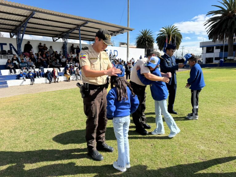 Policía Nacional inauguró el curso vacacional «Aventuras con Paquito» en el Distrito Latacunga
