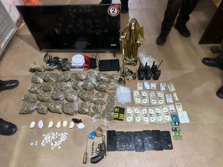 Policía Nacional incauta sustancias sujetas a fiscalización y objetos de dudosa procedencia en Latacunga