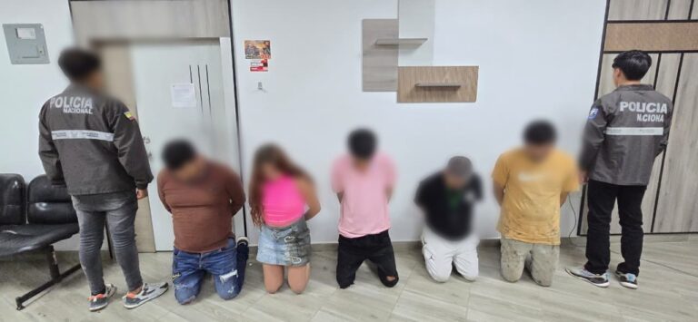 La Policía Nacional afecta organización delictiva dedicada al robo de vehículos en el cantón Piñas