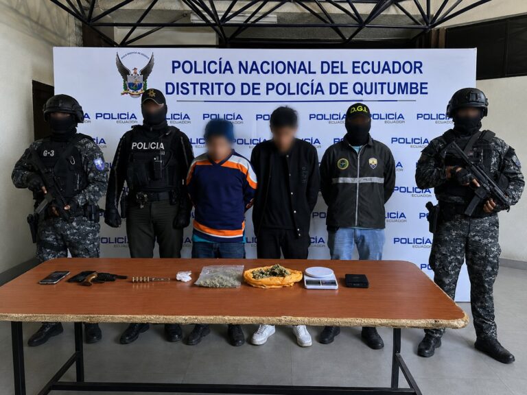 Aprehendimos a alias “Paco” y alias “Bless”, presuntos integrantes de “Los Lobos”, en el sur de Quito