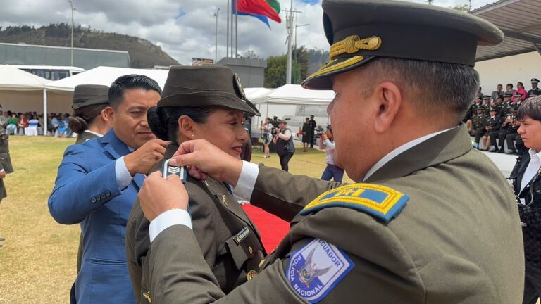Ceremonia de ascensos reconoció el mérito y la trayectoria profesional de 59 servidores policiales en Tungurahua