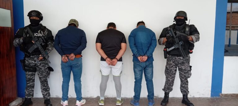 Aprehendimos a cuatro presuntos integrantes de una estructura delictiva vinculada al robo a domicilios en Imbabura