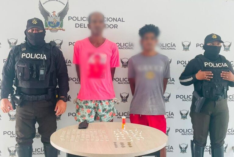 Dos aprehendidos por presunto microtráfico de drogas durante operativo preventivo en Esmeraldas