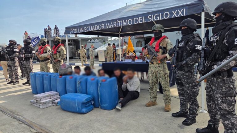 Bloque de Seguridad decomisó 2,5 toneladas de droga en altamar