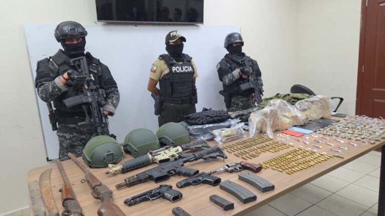 Dos capturados y varios indicios vinculantes dejó operativo en Guayaquil