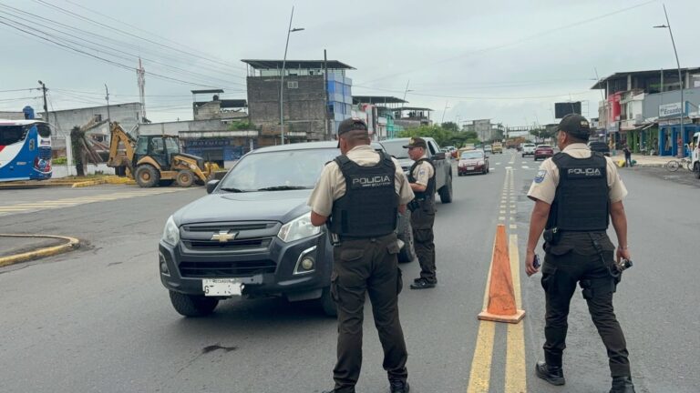 Policía Nacional aprehendió a 05 personas en La Maná por distintos delitos